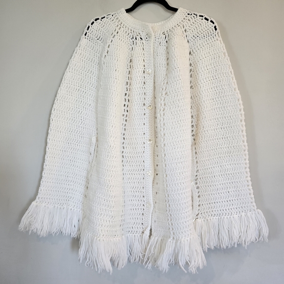 Vtg Hand Crafted Crocheted Knit Shawl‎ Boho Chic Poncho Fringed Wrap Hippie.D143 - Picture 1 of 11